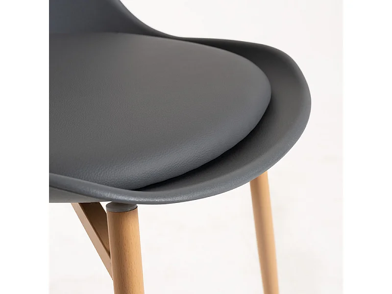 Silla escandinava Kany - Confort en símil piel y patas de madera natural-Color Gris