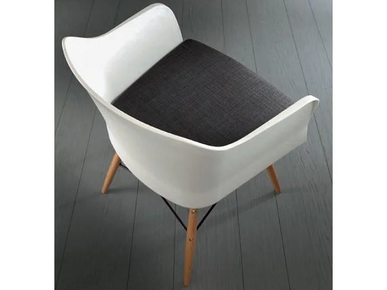 Chaise coque blanche et hêtre massif coussin anthracite Kinoa- Lot de 4