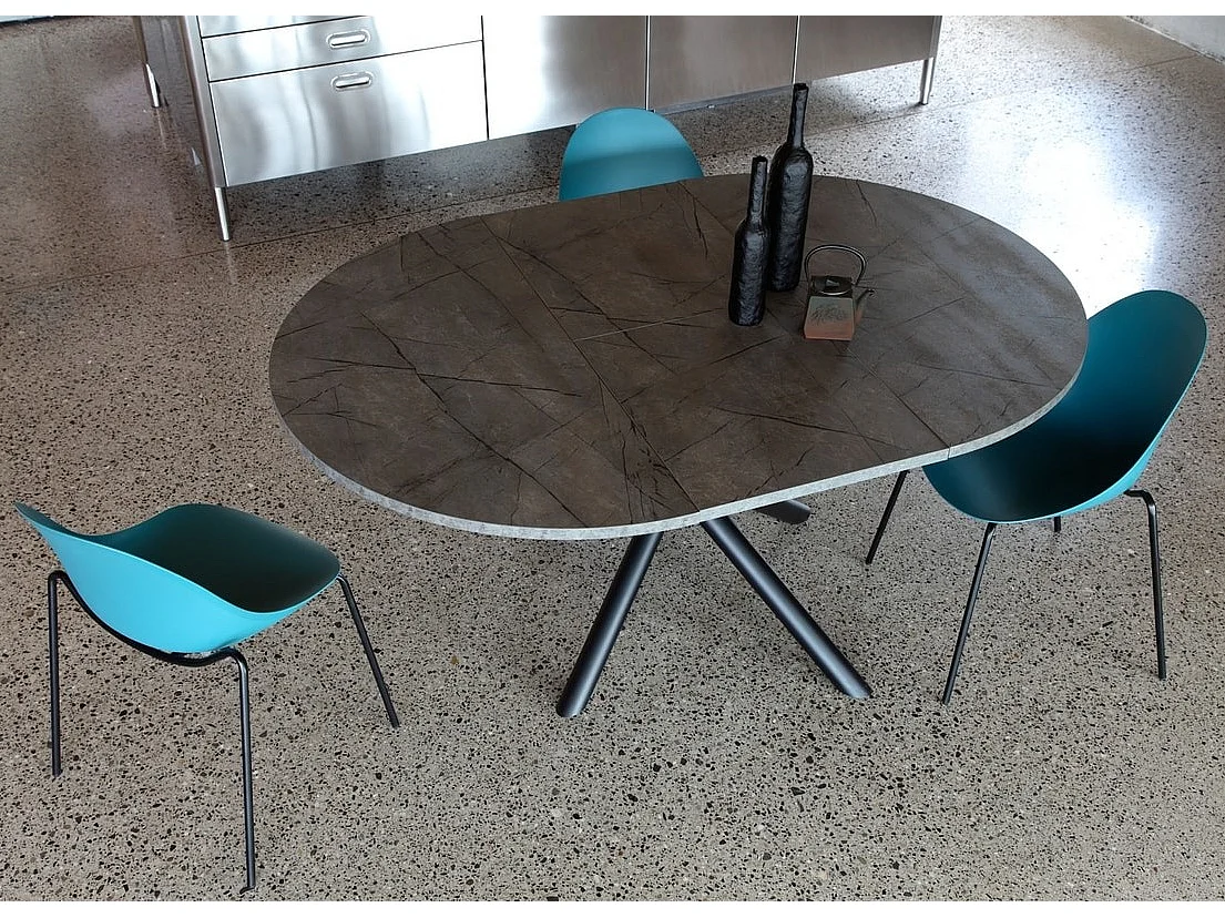 Chaise moderne en polypropylène et métal noir Zola - Lot de 4-Couleur Gris