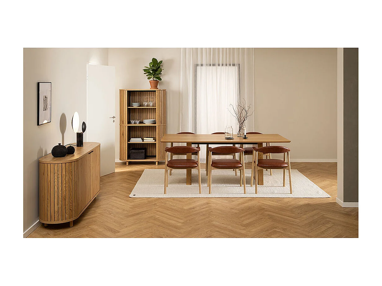 Addi chaise de salle à manger avec accoudoirs simili cuir PU marron.