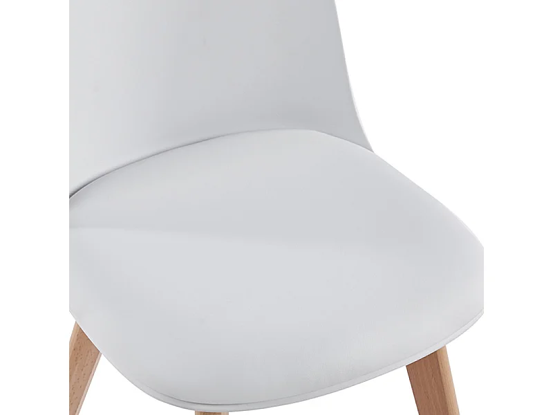 Chaise nordique naturel et blanc avec un coussin d'assise en simili cuir Dekan