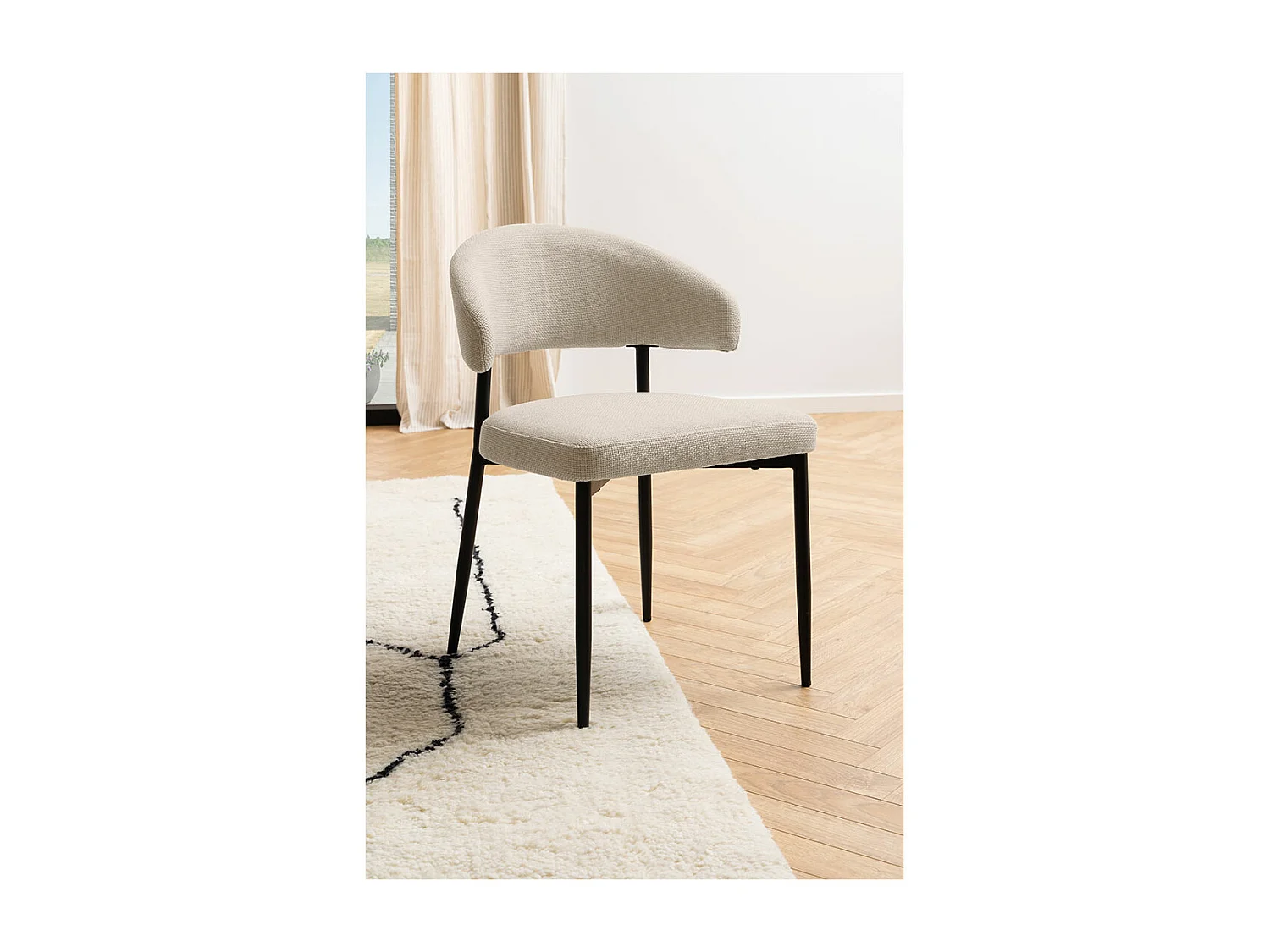 Edel eetkamerstoel beige.