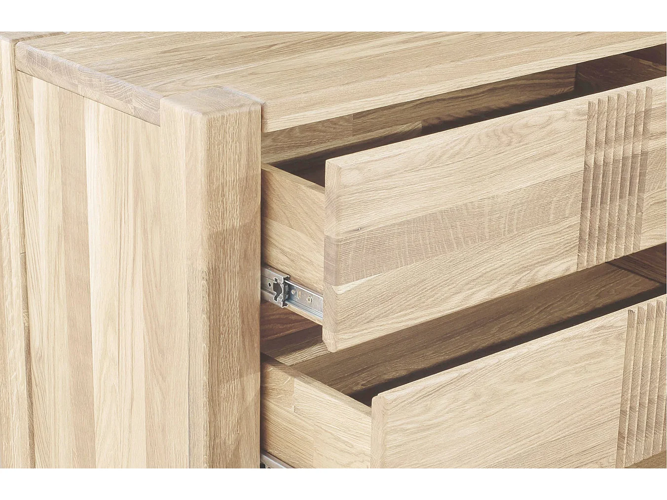 Commode en bois de chêne massif blanchi 4 tiroirs Valoria 96cm