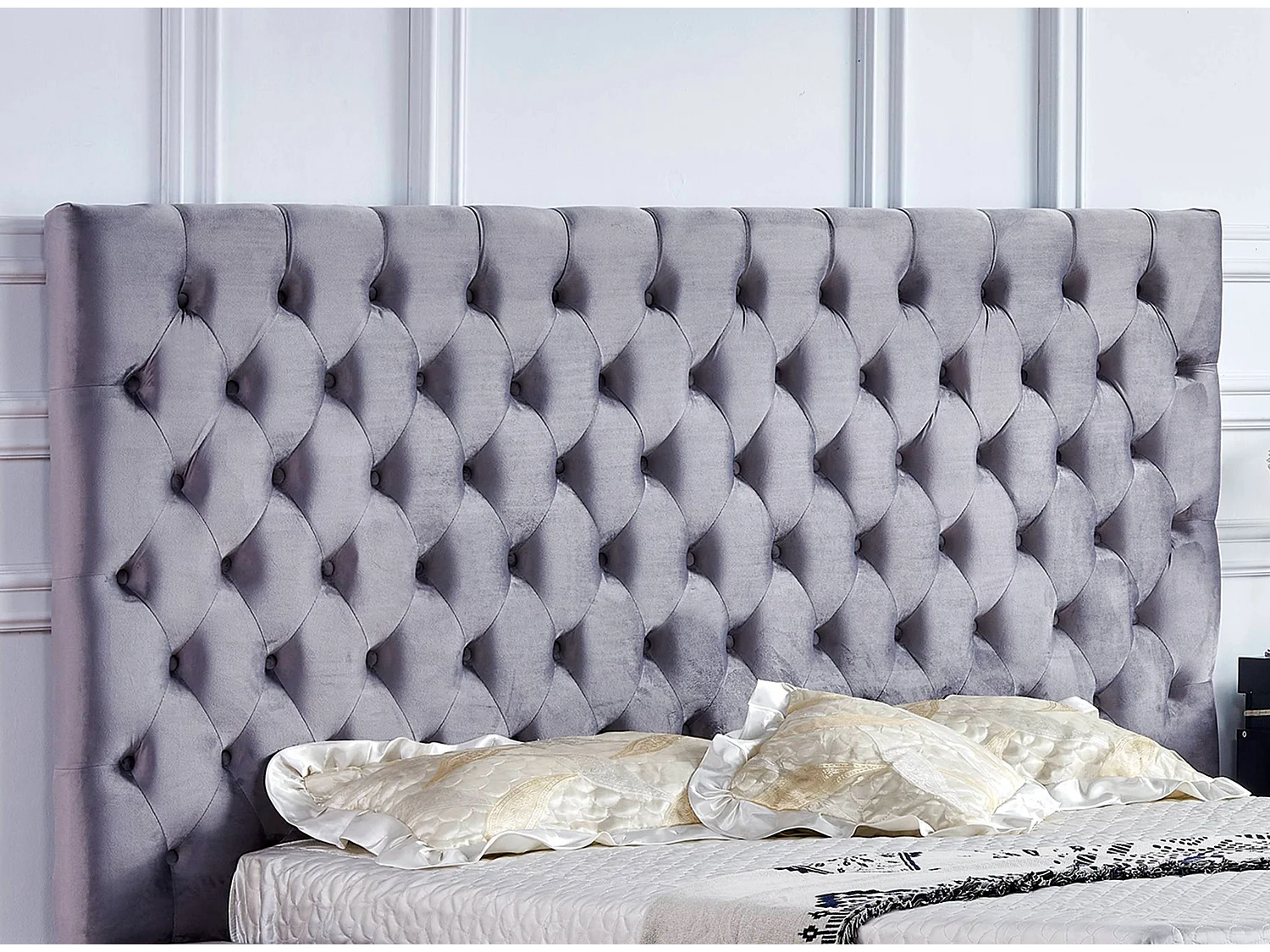 Lit design capitonné velours Kouma-Couleur Gris-180x200