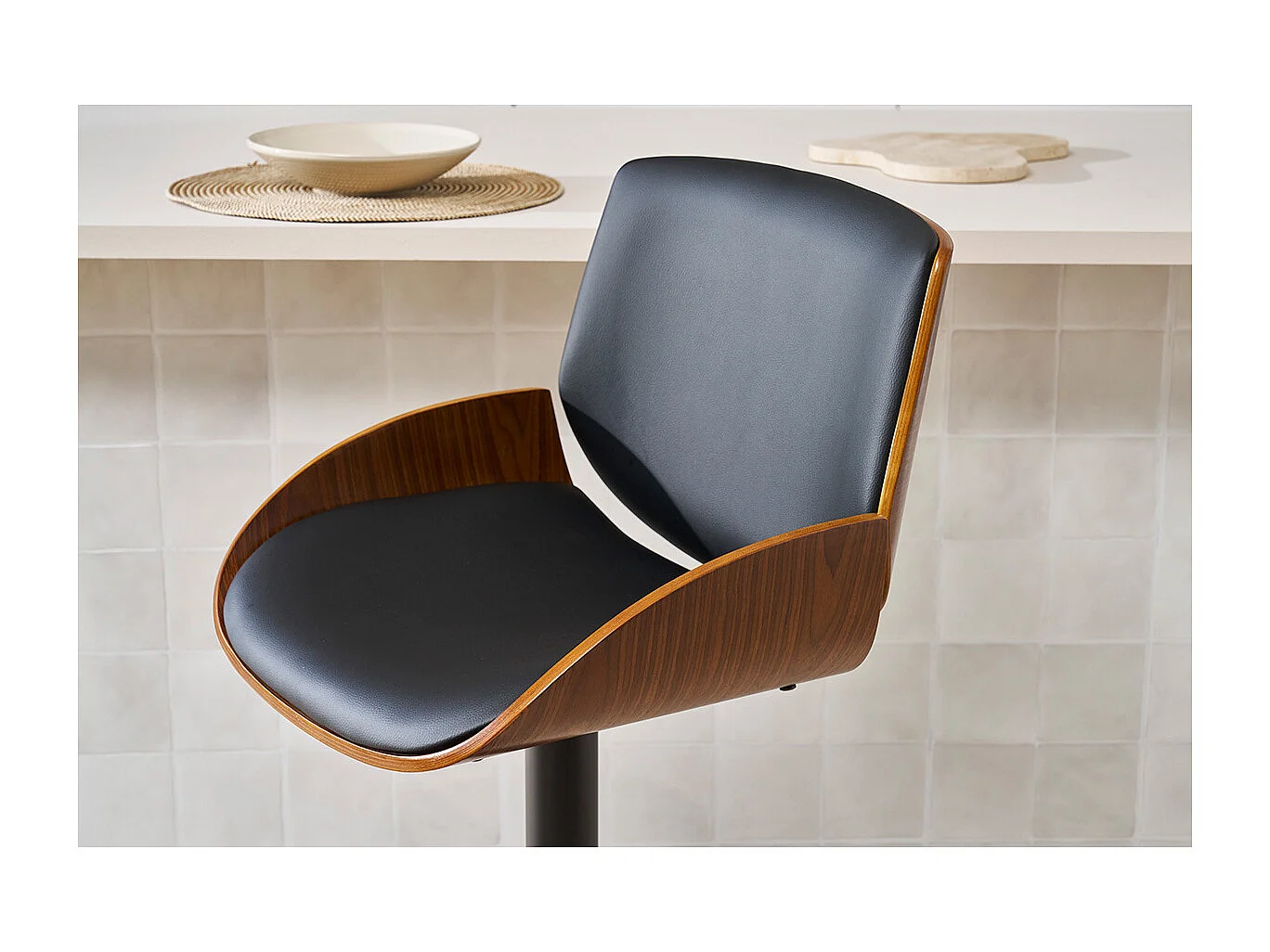 Taburete de cocina regulable negro con madera oscura VESPER