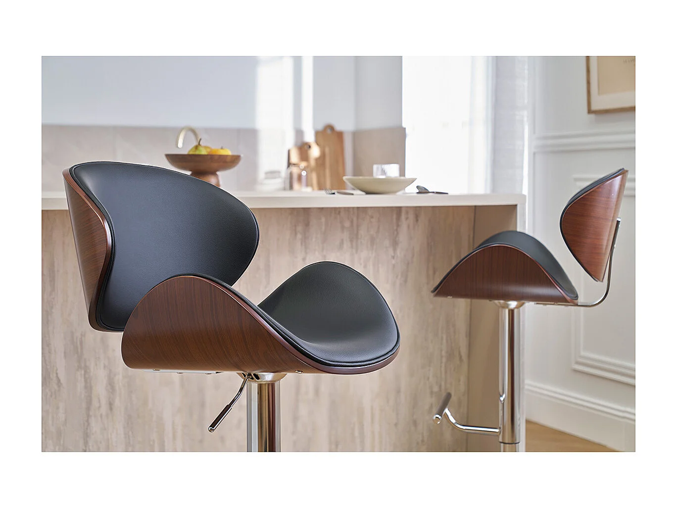 Design-Barhocker Schwarz und Holz WALNUT