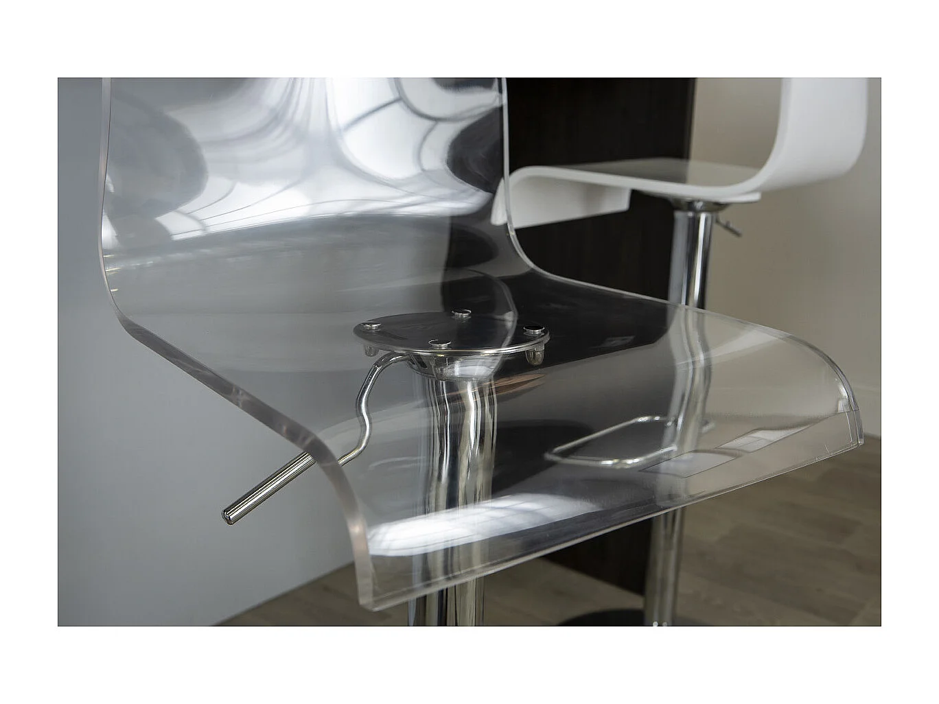 Tabouret de bar design en plexiglas transparent (lot de 2) SATURNE