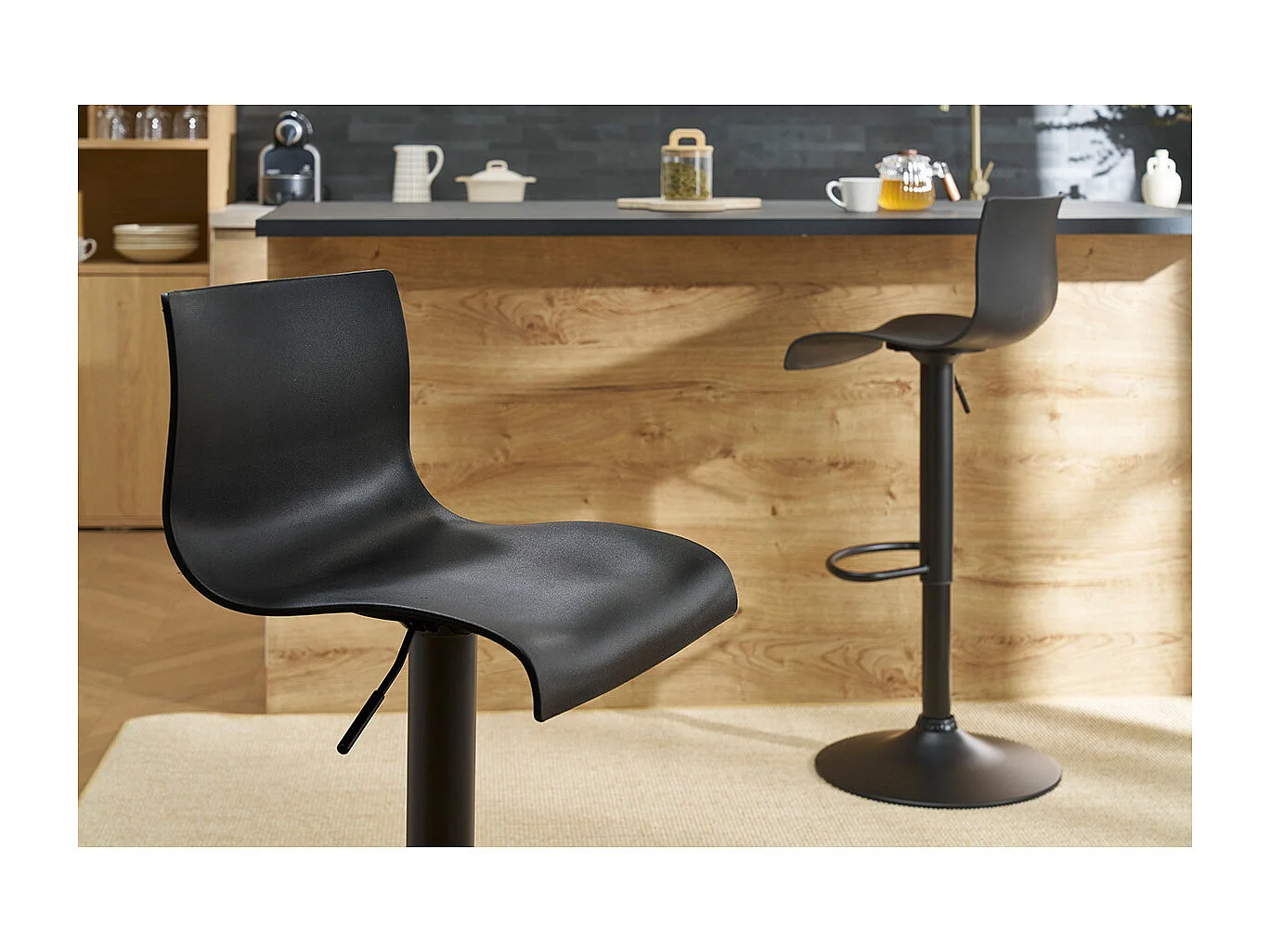 Taburetes de bar regulables en metal negro (lote de 2) ONA