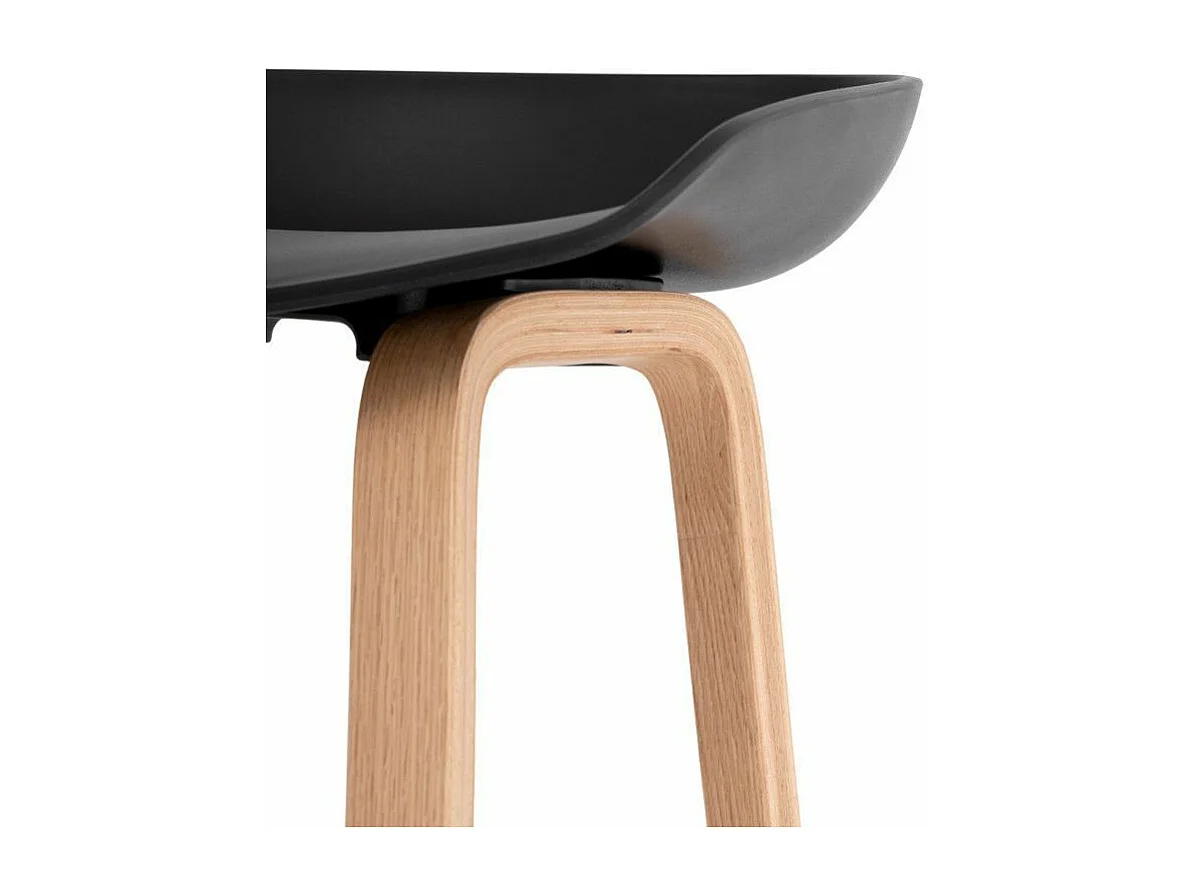 Tabouret nordique en bois de hêtre et assise noir Korane 76cm