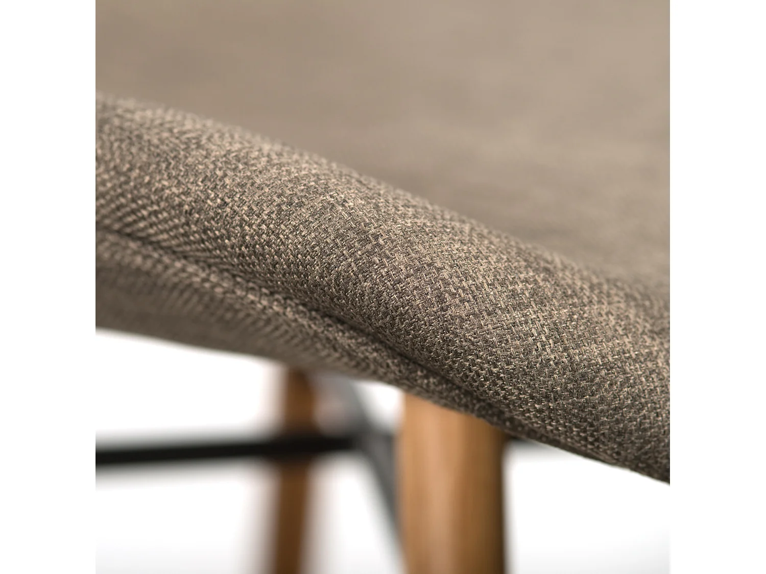 Table ronde extensible pieds fuseau D105 + 4 chaises tissu - VICTORIA