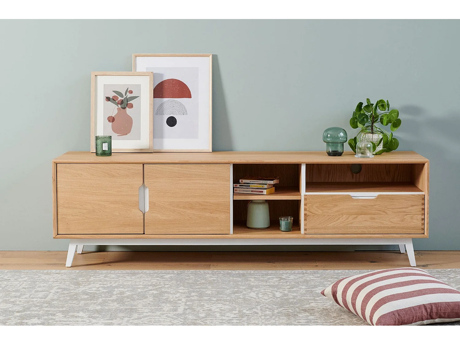 Meuble TV bas nordique en bois 3 portes 3 niches - JOYCE