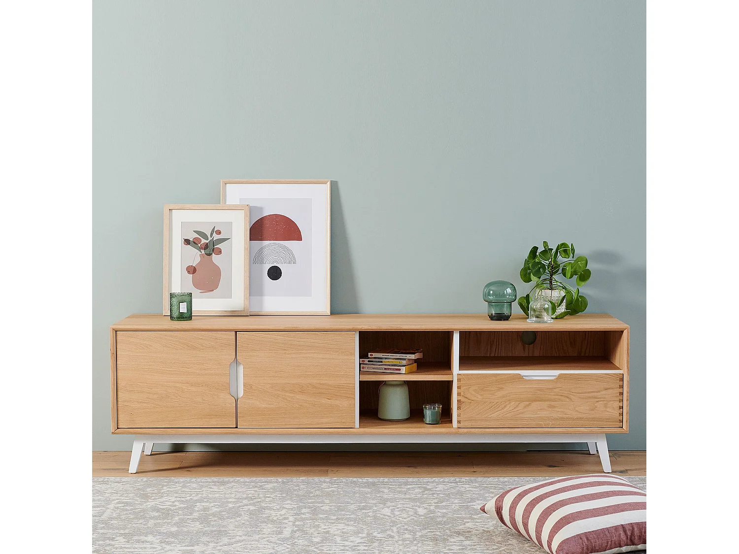 Meuble TV bas nordique en bois 3 portes 3 niches - JOYCE