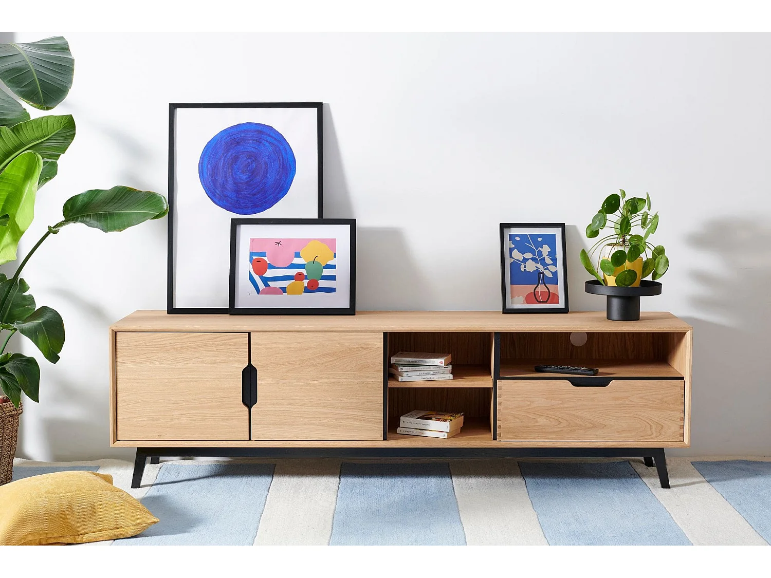 Meuble TV bas nordique en bois 3 portes 3 niches - JOYCE