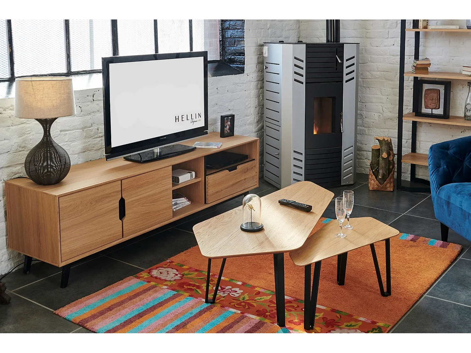 Meuble TV bas nordique en bois 3 portes 3 niches - JOYCE