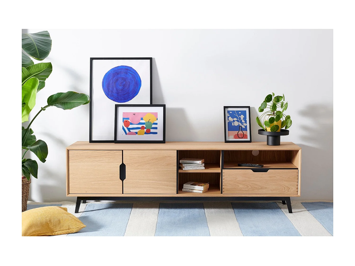 Meuble TV bas nordique en bois 3 portes 3 niches - JOYCE