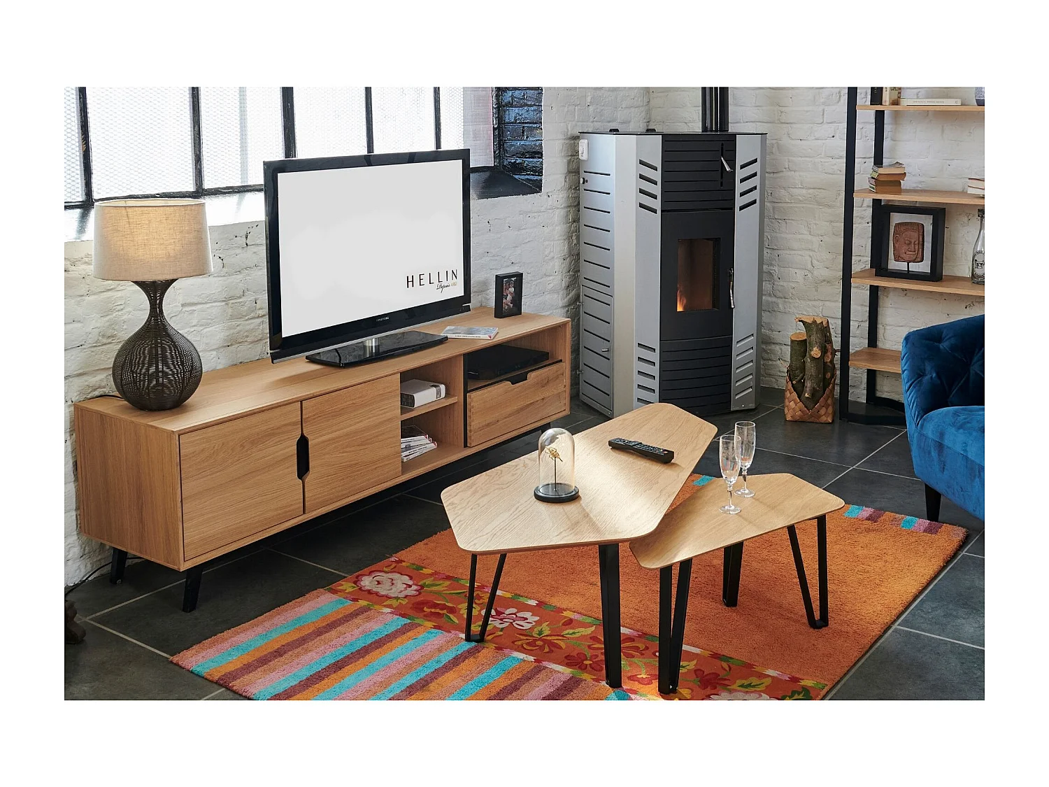 Meuble TV bas nordique en bois 3 portes 3 niches - JOYCE