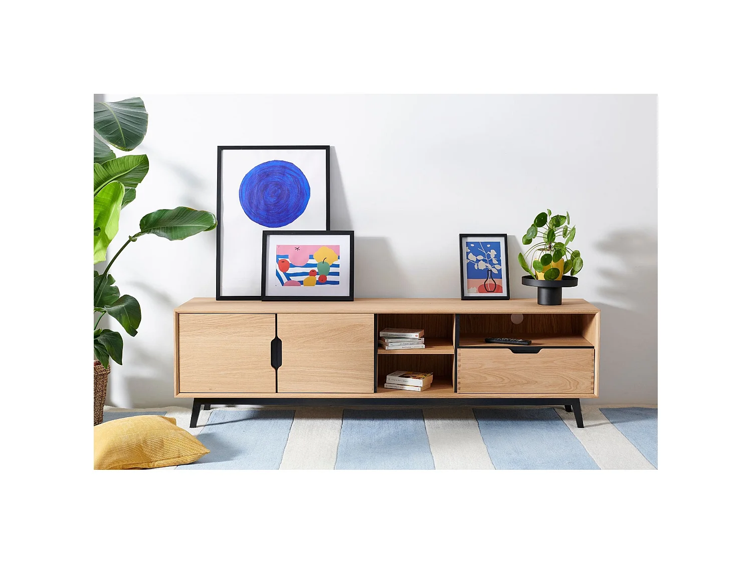 Meuble TV bas nordique en bois 3 portes 3 niches - JOYCE