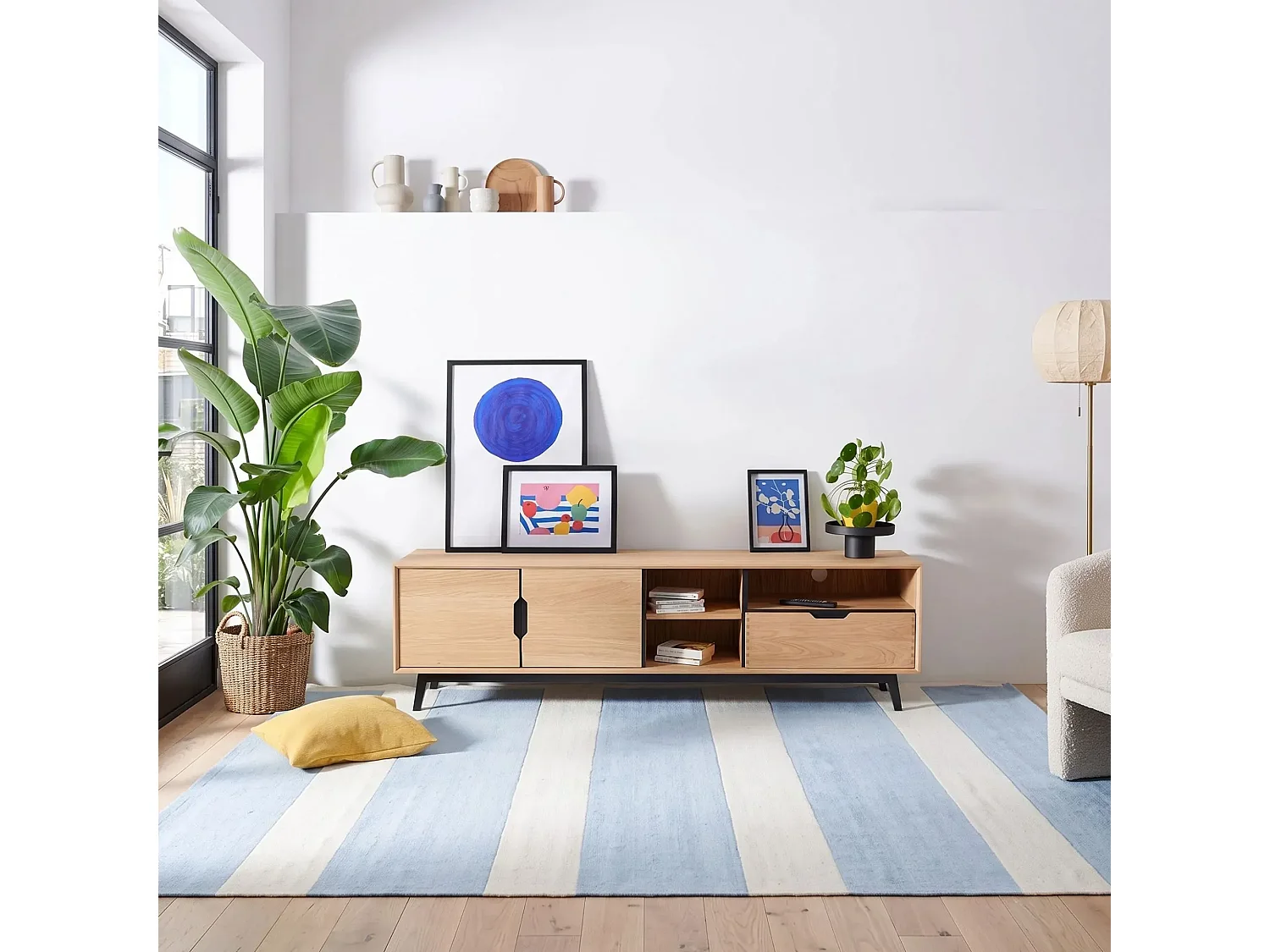 Meuble TV bas nordique en bois 3 portes 3 niches - JOYCE