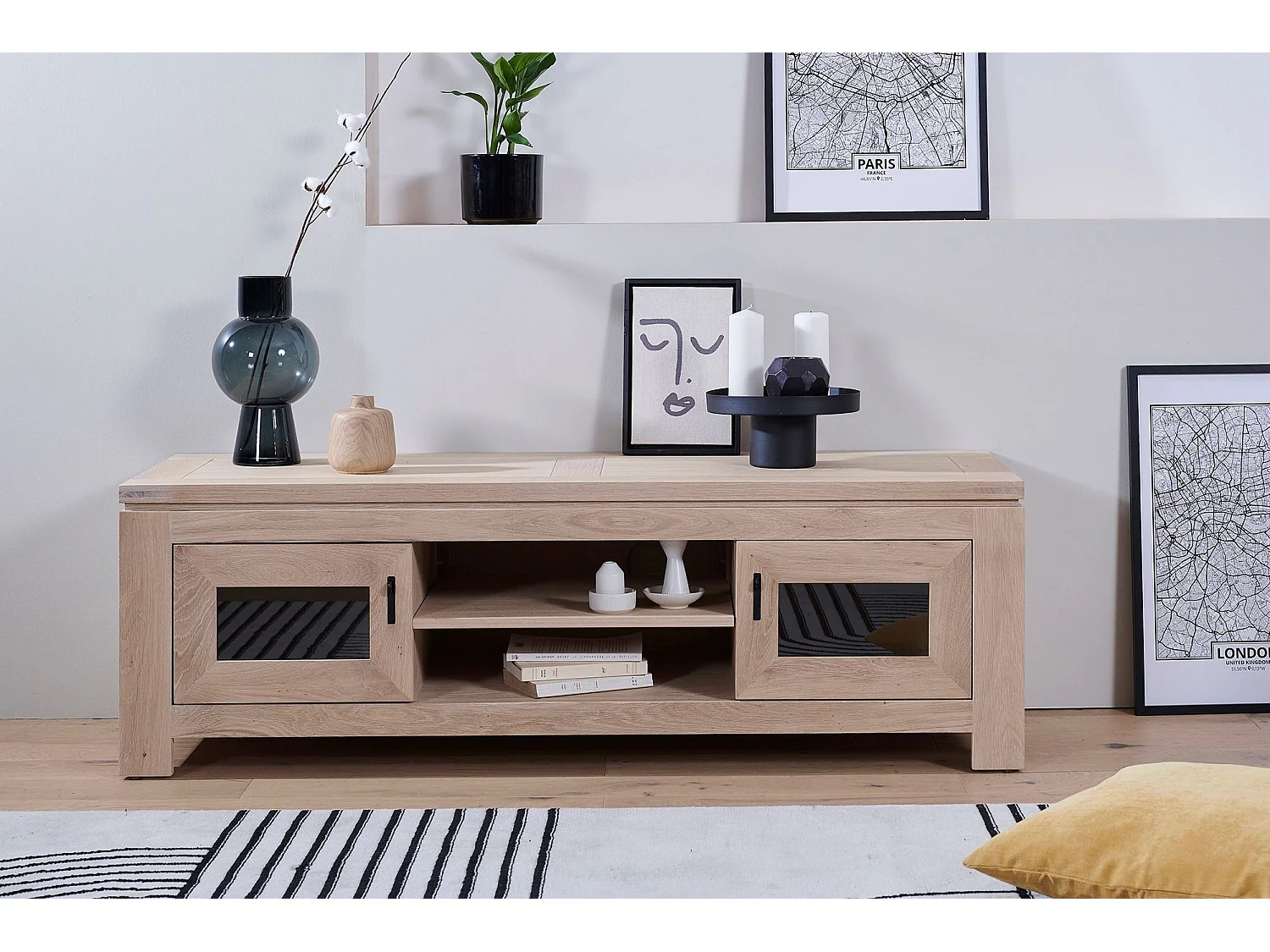Meuble TV bas moderne en chêne blanchi 2 portes 2 niches - BOSTON