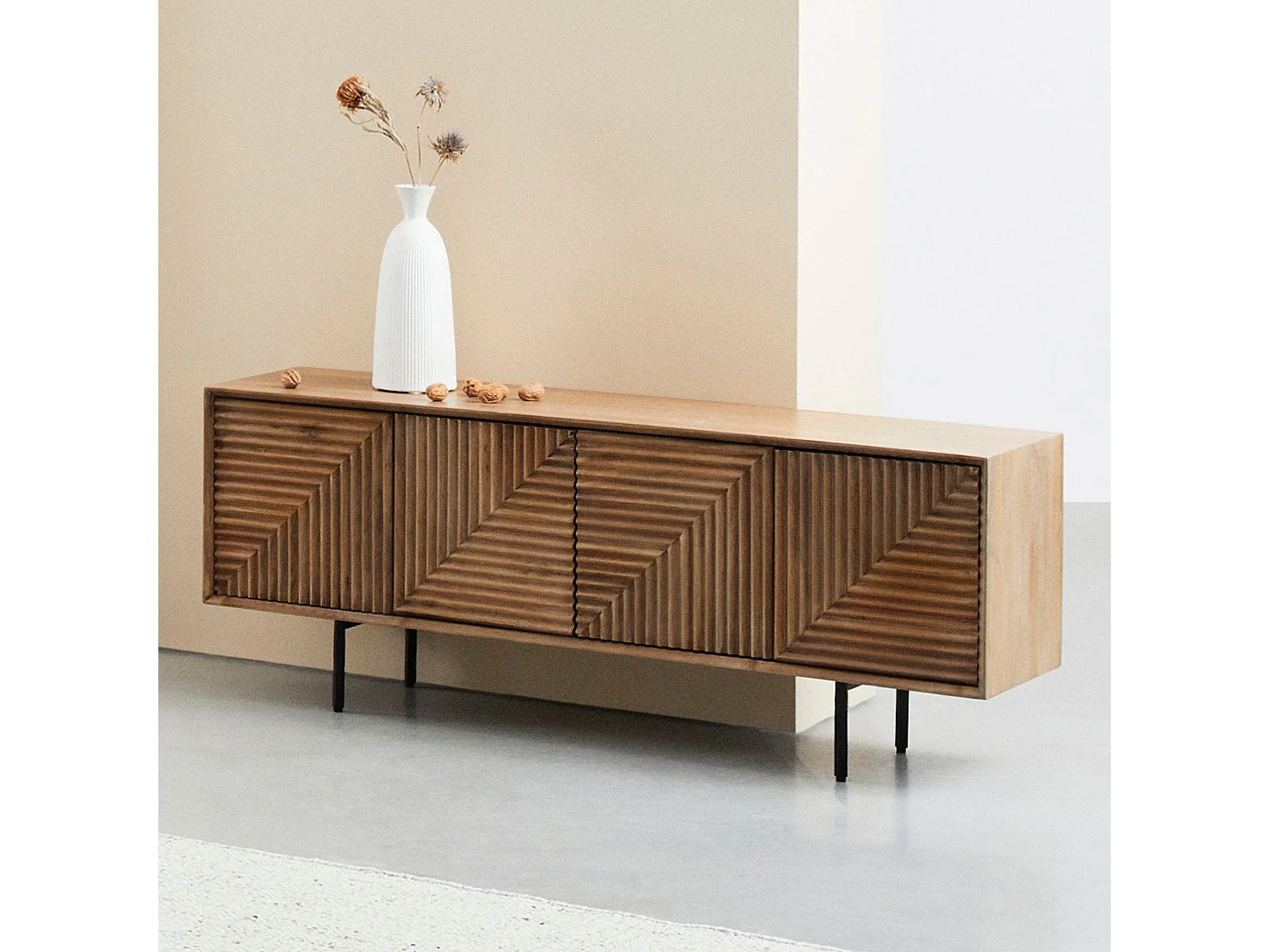 Meuble TV en manguier 4 portes et pieds métal noir L140 - MANAUS