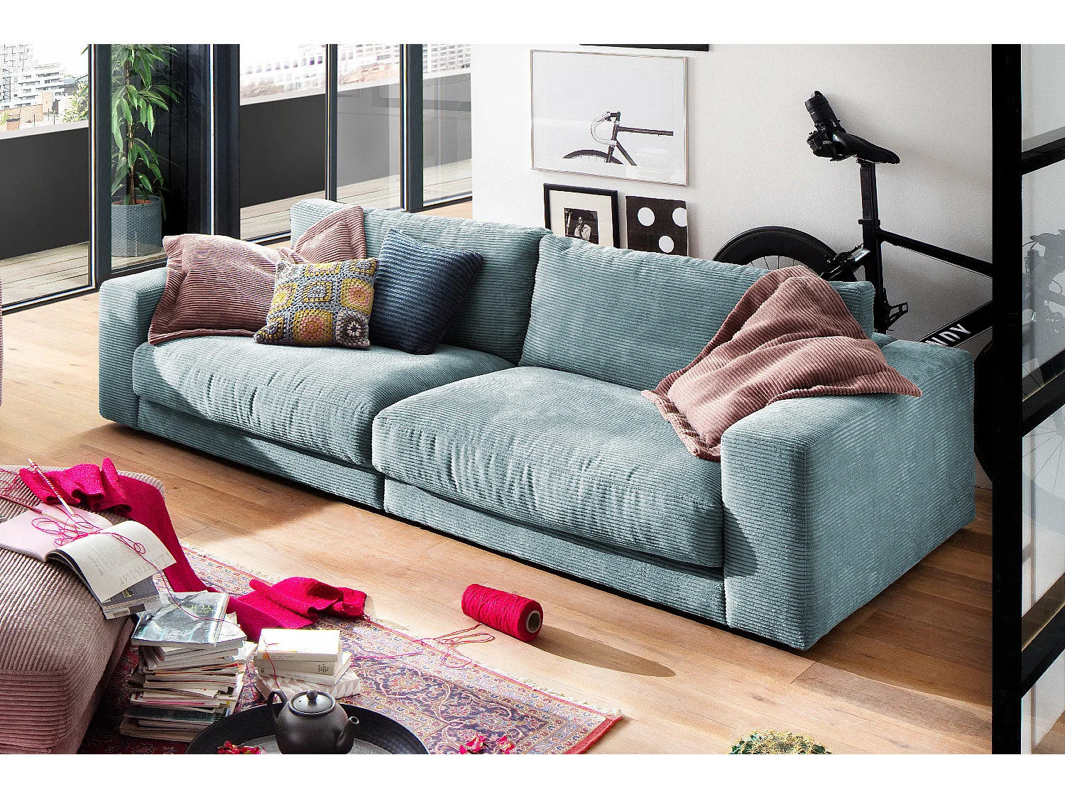 Sofa - Hellblau Cord - MADELINE