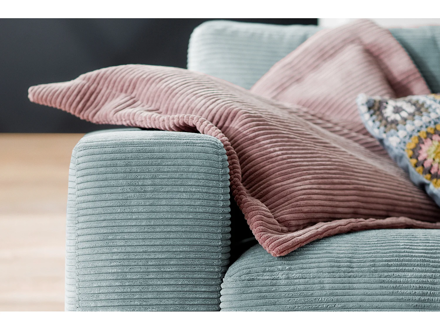 Sofa - Hellblau Cord - MADELINE