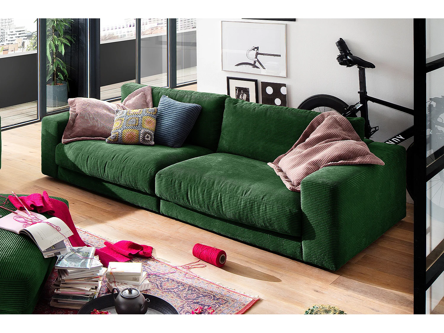 Sofá - verde esmeralda Pana - MADELINE