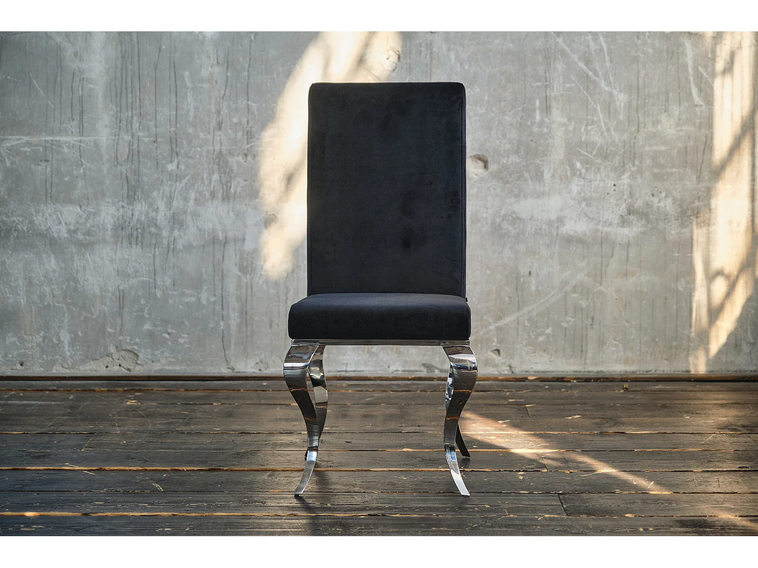 Chaise rembourrée - Noir Velours - LEIA