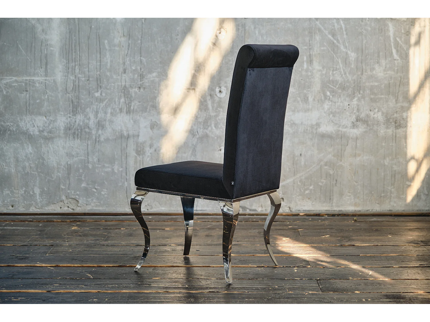 Chaise rembourrée - Noir Velours - LEIA
