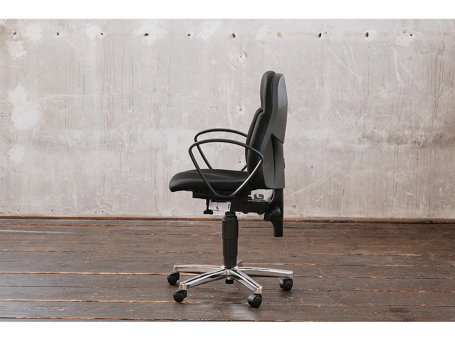 Chaise - Noir plastique - 64 x 64 cm - TINO