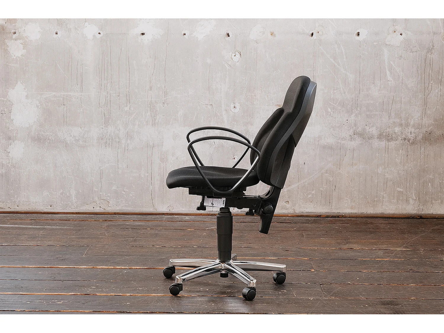 Chaise - Noir plastique - 64 x 64 cm - TINO