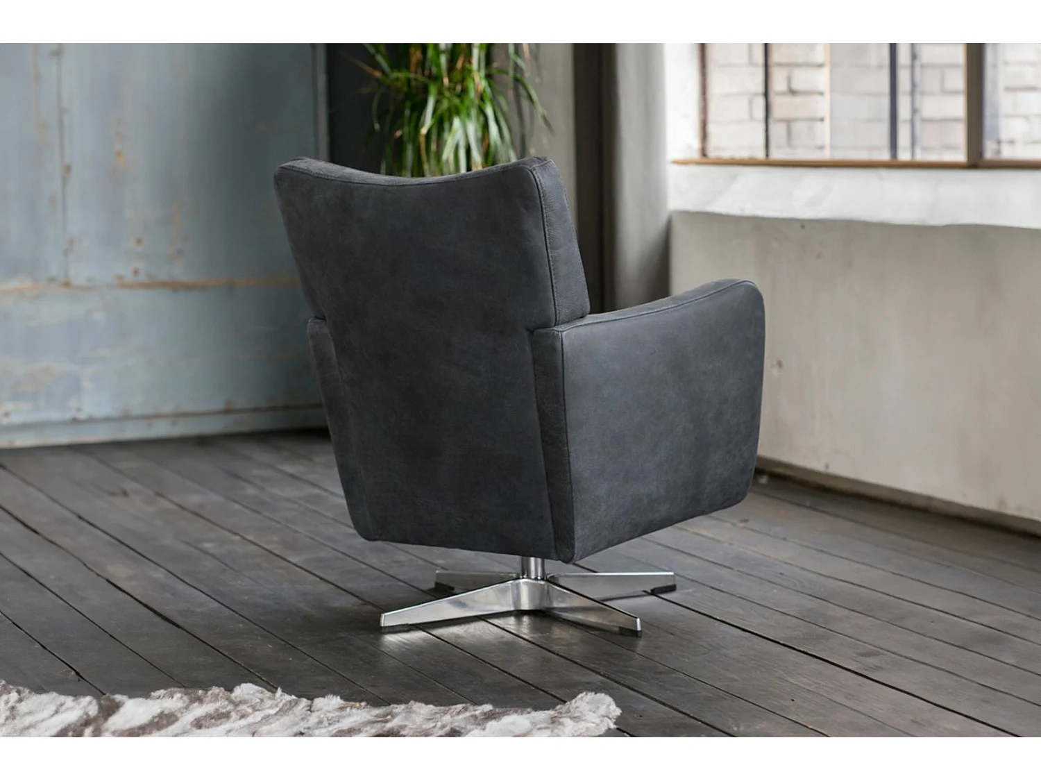 Poltrona girevole - Nero pelle - ALINE