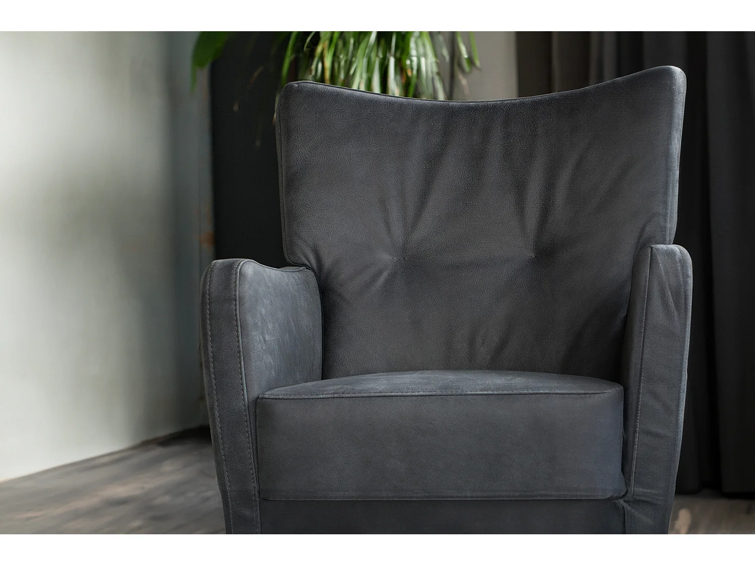 Poltrona girevole - Nero pelle - ALINE