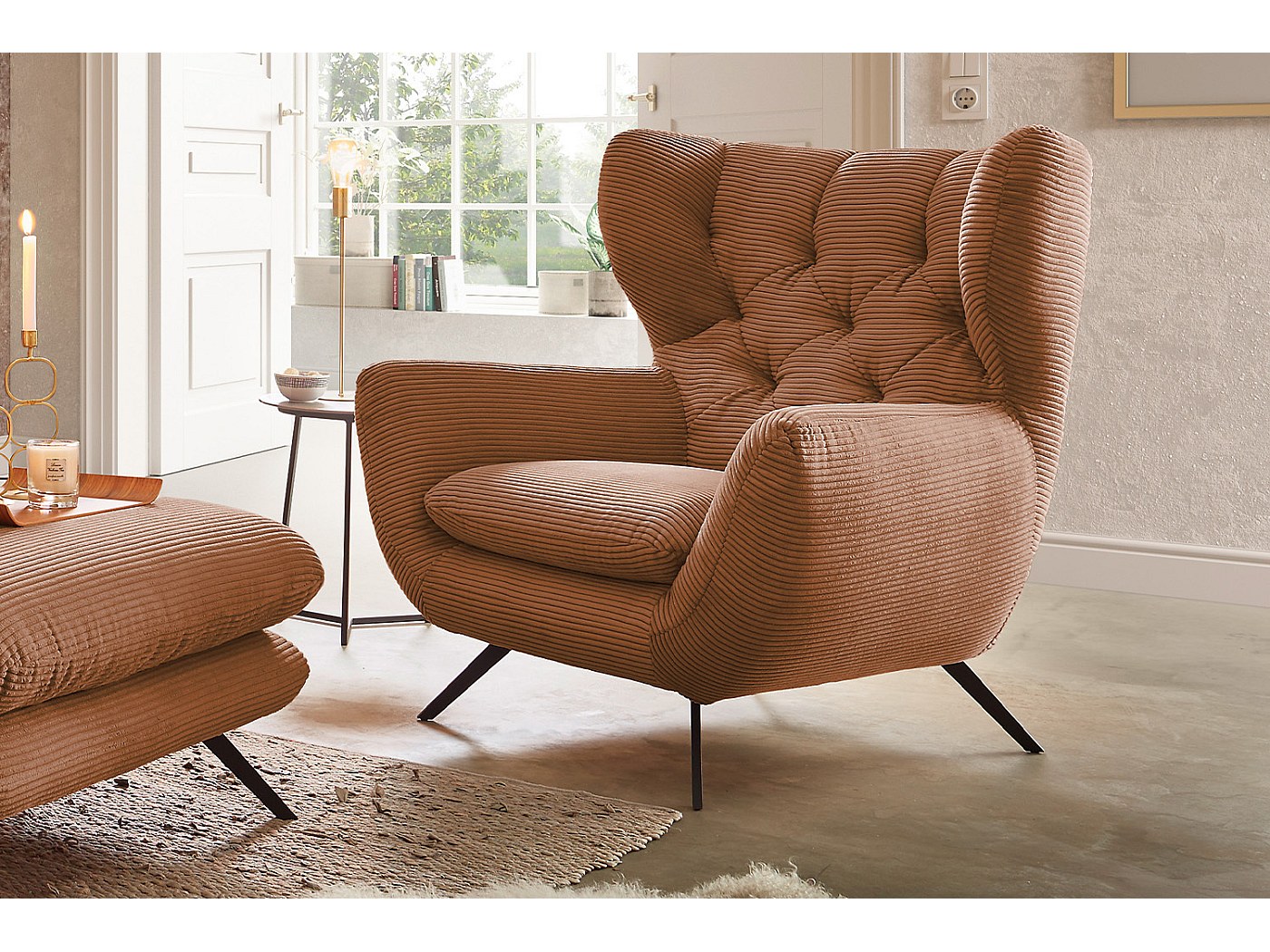 Fauteuil en velours marron clair MARCO