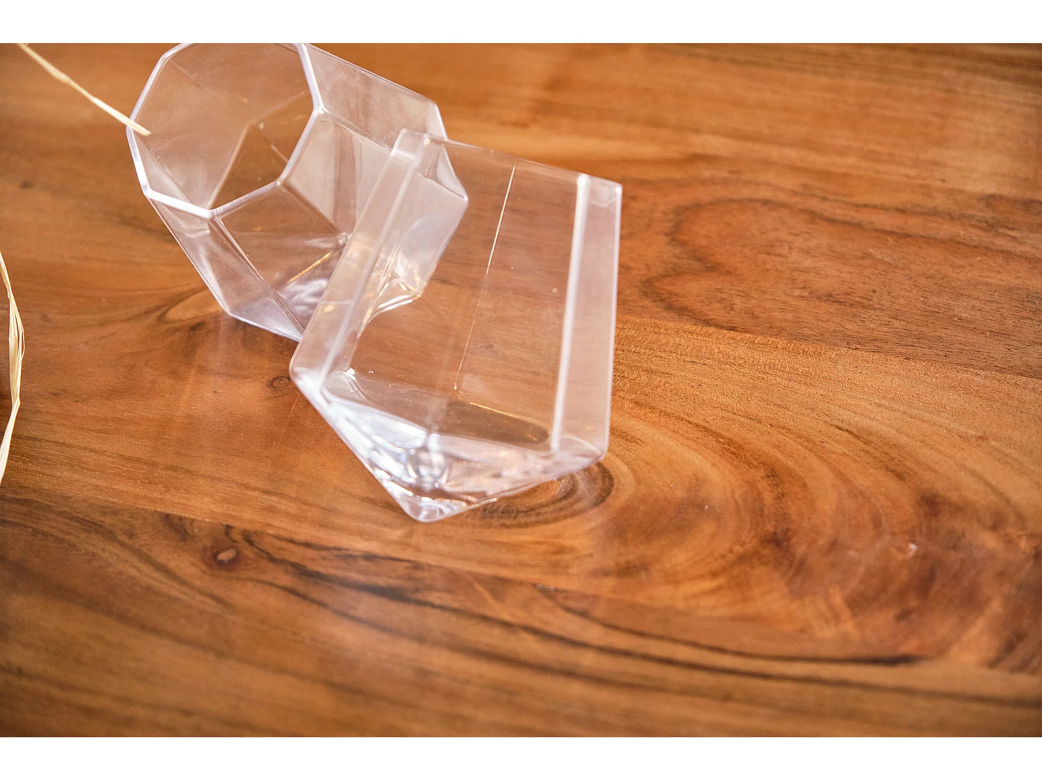 Couchtisch - Holz Akazie - 80 x 80 cm - LORE