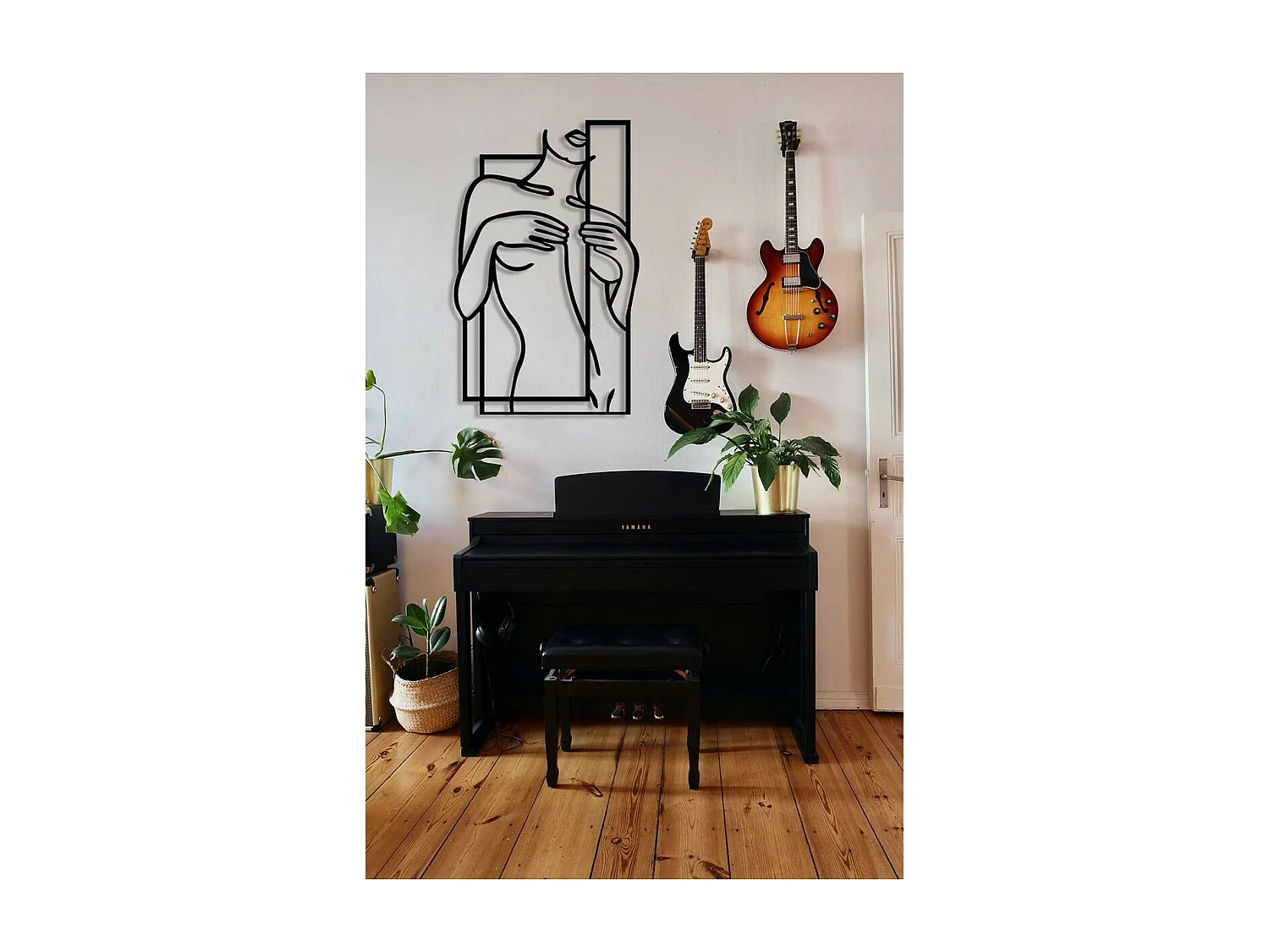 Metalen Decoratie Vrouw 25, Zwart, 40x0,15x64 cm, EPIKASA
