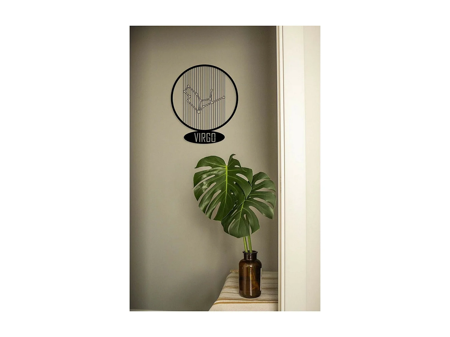 Décoration en Métal Horoscope Vierge 6, Noir, 38x0,15x45 cm, EPIKASA