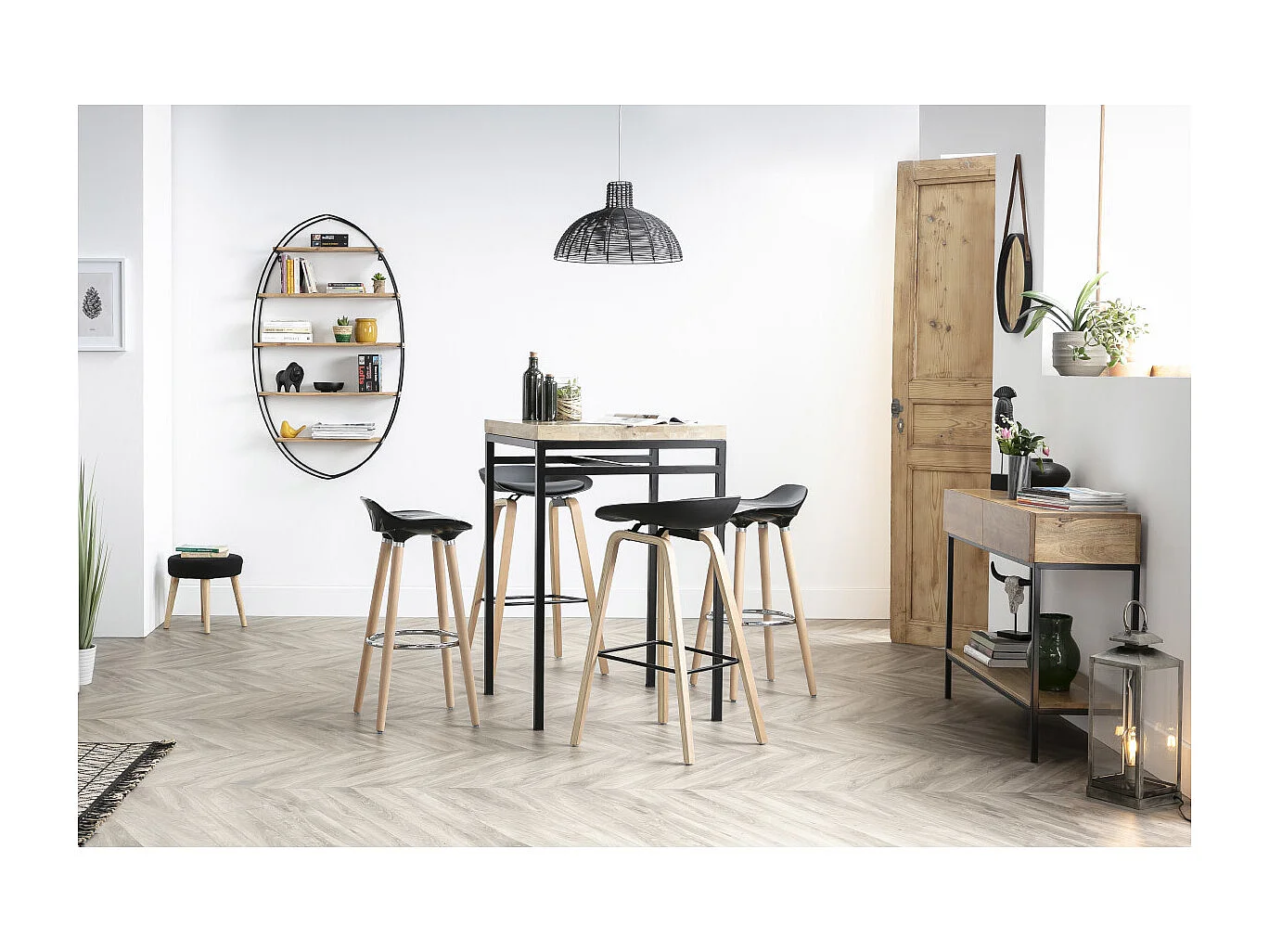 Ovales Wandregal aus massivem Akazienholz und Metall H130 cm HANG