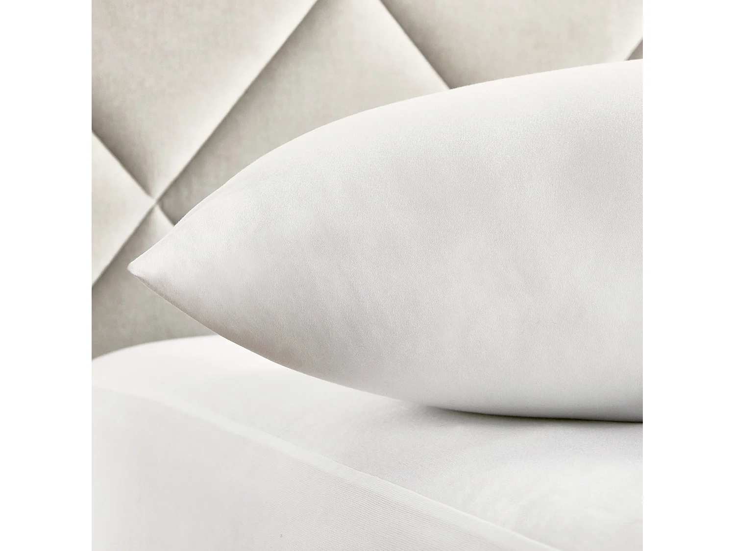 Oreiller de 90 x 40 cm en fibre creuse siliconée (polyester) de 11 cm - HYGENIC de PIKOLIN