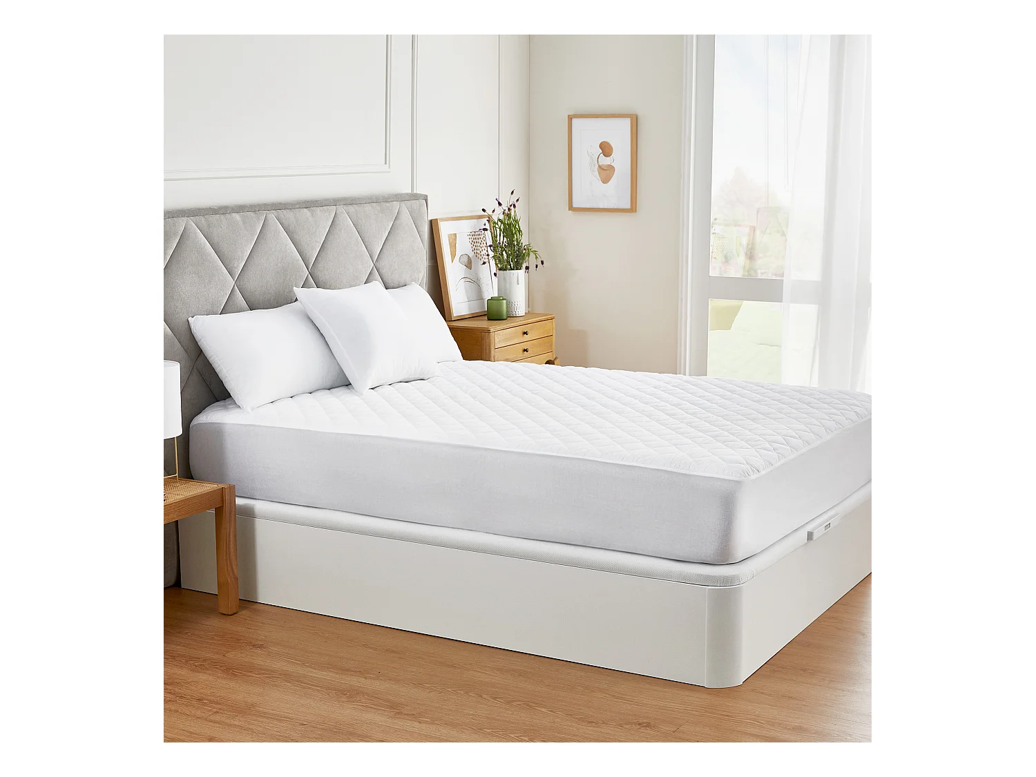 Protège-matelas antiallergique avec rembourrage en microfibre