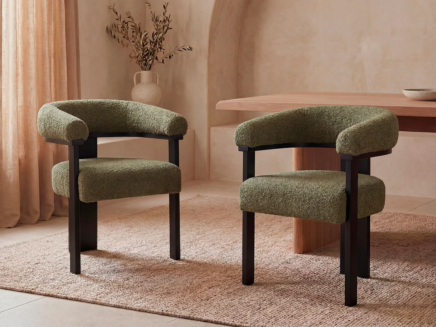Set van 2 stoelen met armleuningen van boucléstof en heveahout - Kaki en zwart - LIVELIA van Pascal MORABITO