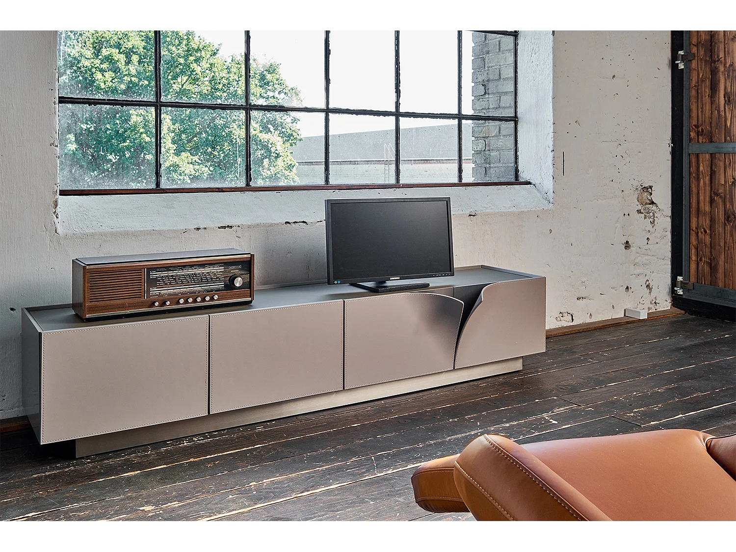 TV-Board - Grau Holz - EMMA