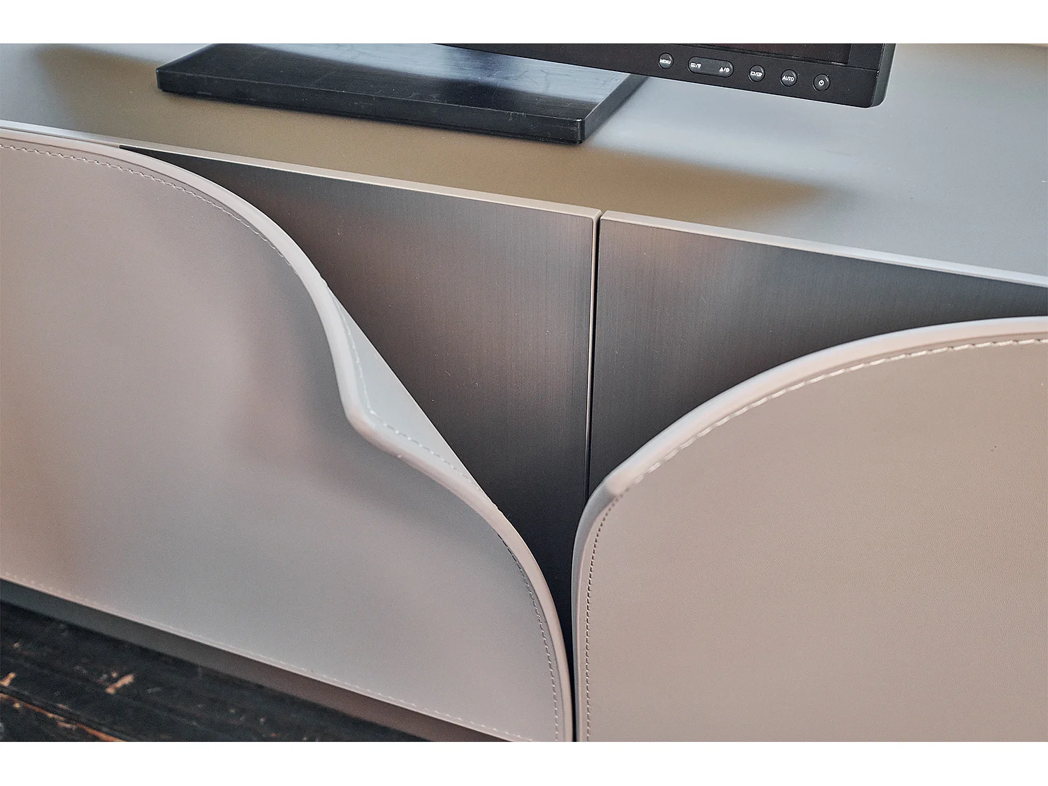 TV-Board - Grau Holz - EMMA