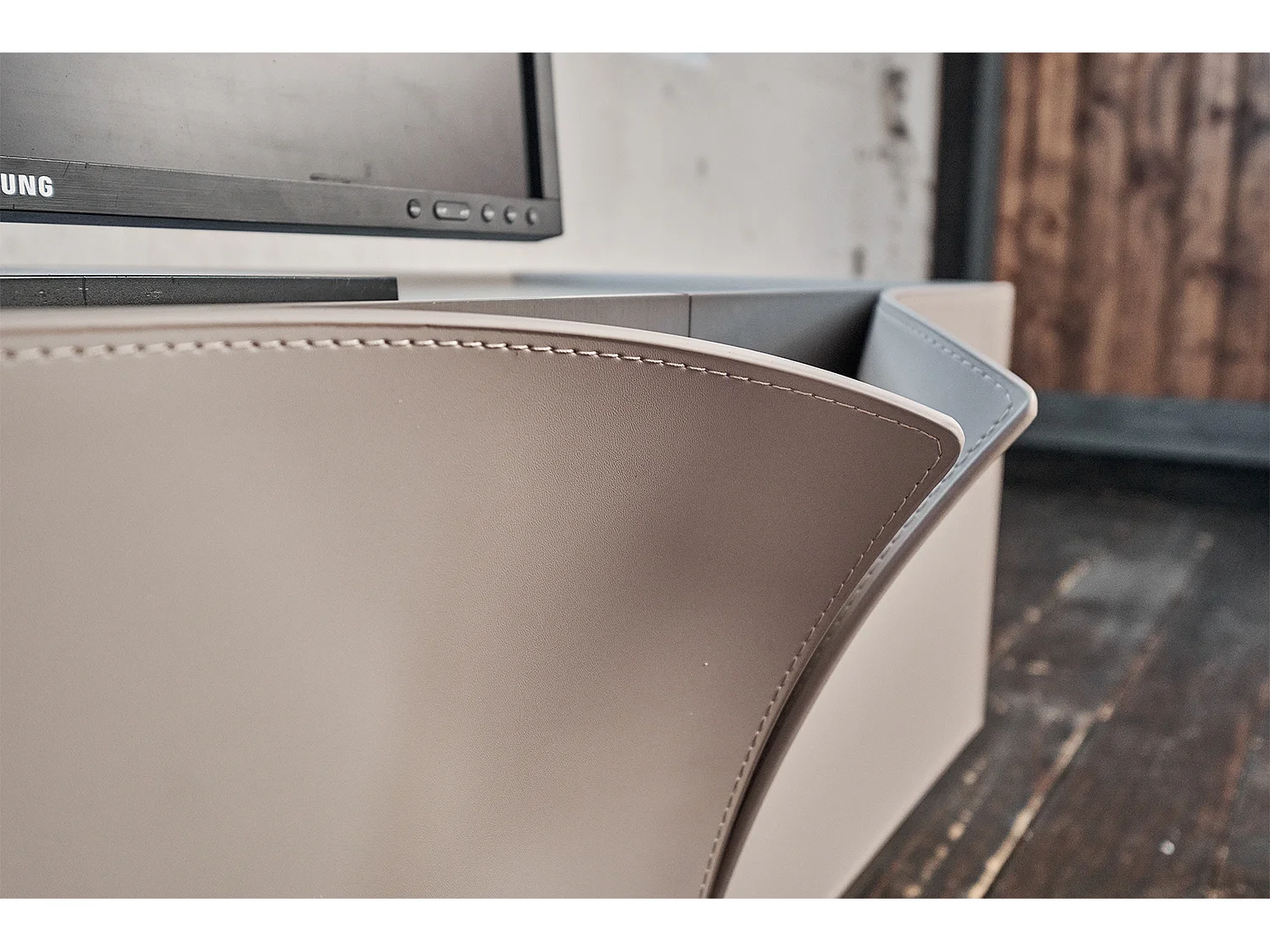 Borden - Grijs Hout - EMMA