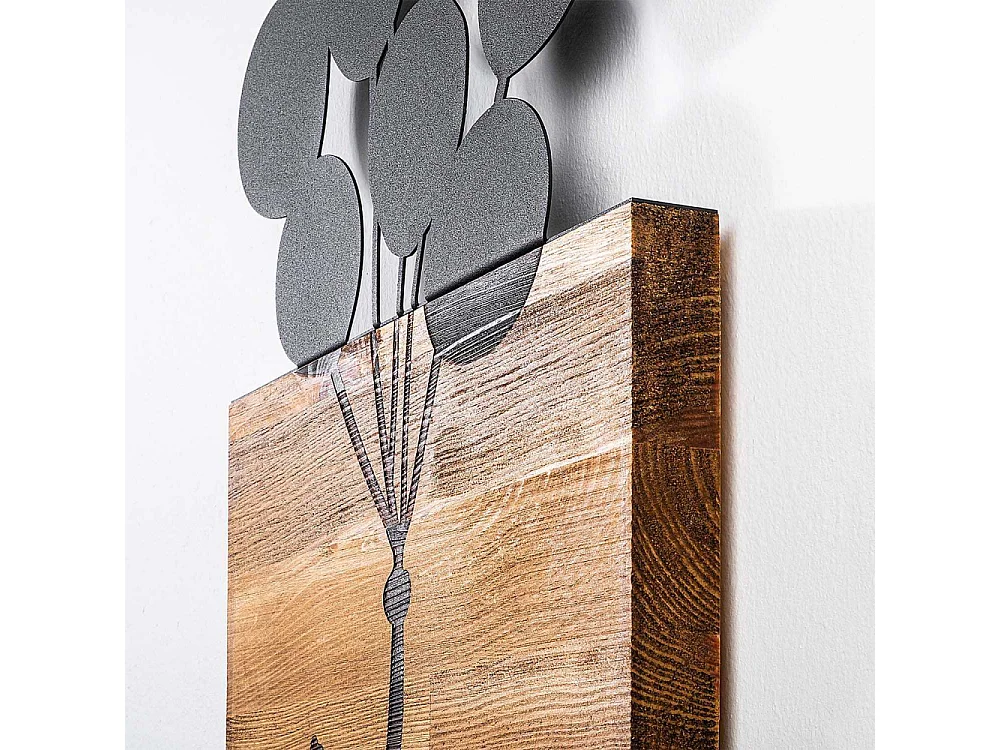 Décoration murale en bois et métal Walnut Enfant et ballons