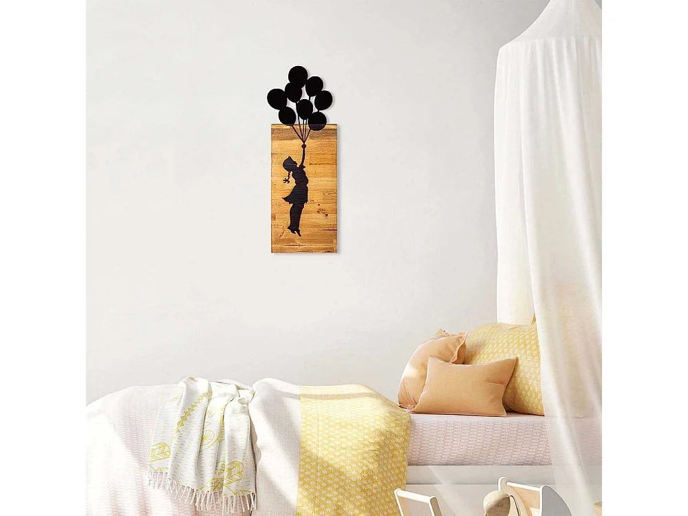 Décoration murale en bois et métal Walnut Enfant et ballons