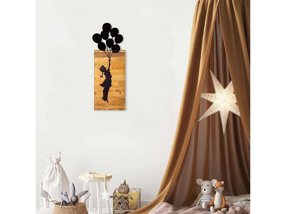 Décoration murale en bois et métal Walnut Enfant et ballons