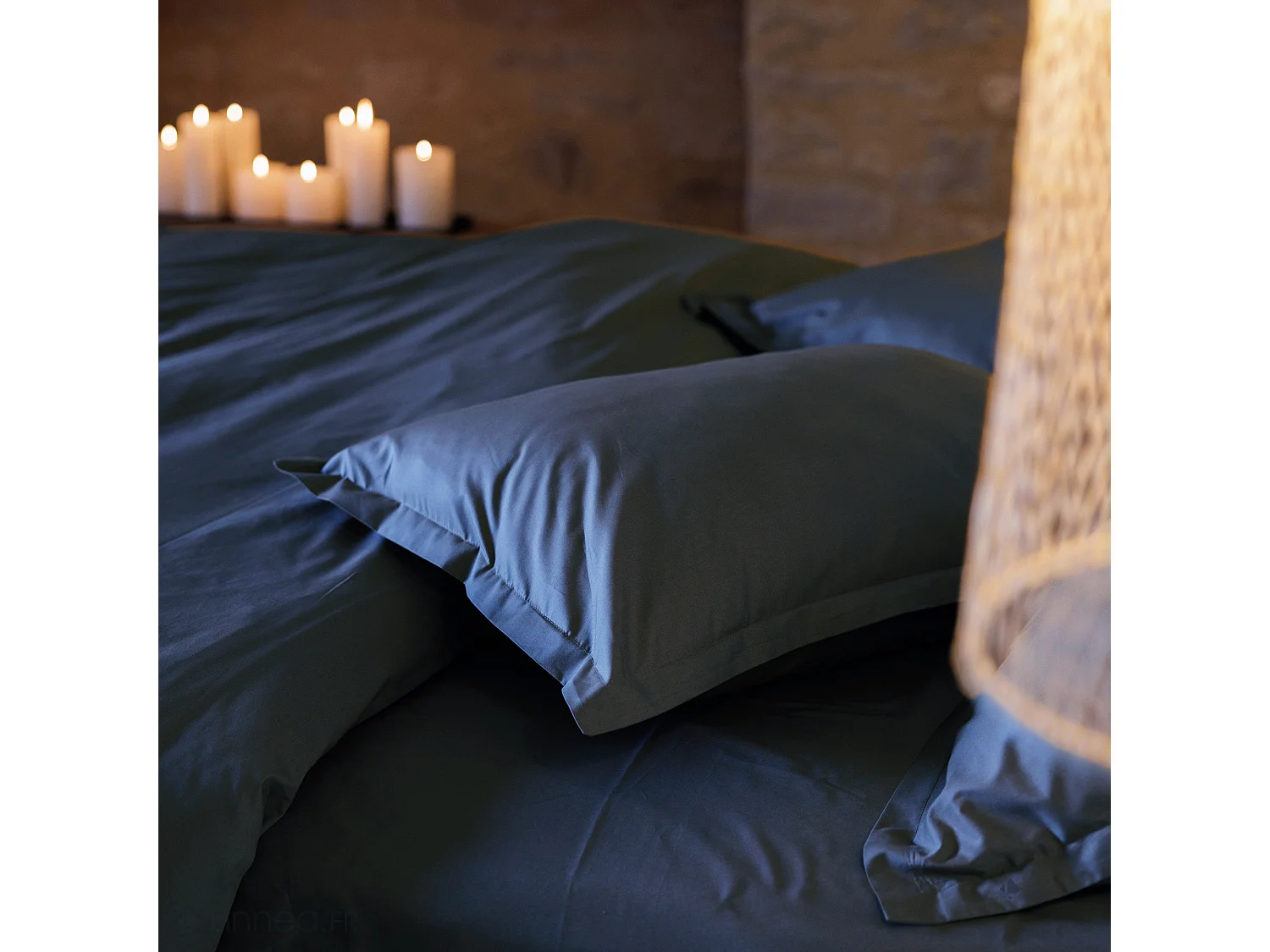 Drap housse uni 80x200 cm bonnet 35 cm percale de coton MANOIR bleu Marine