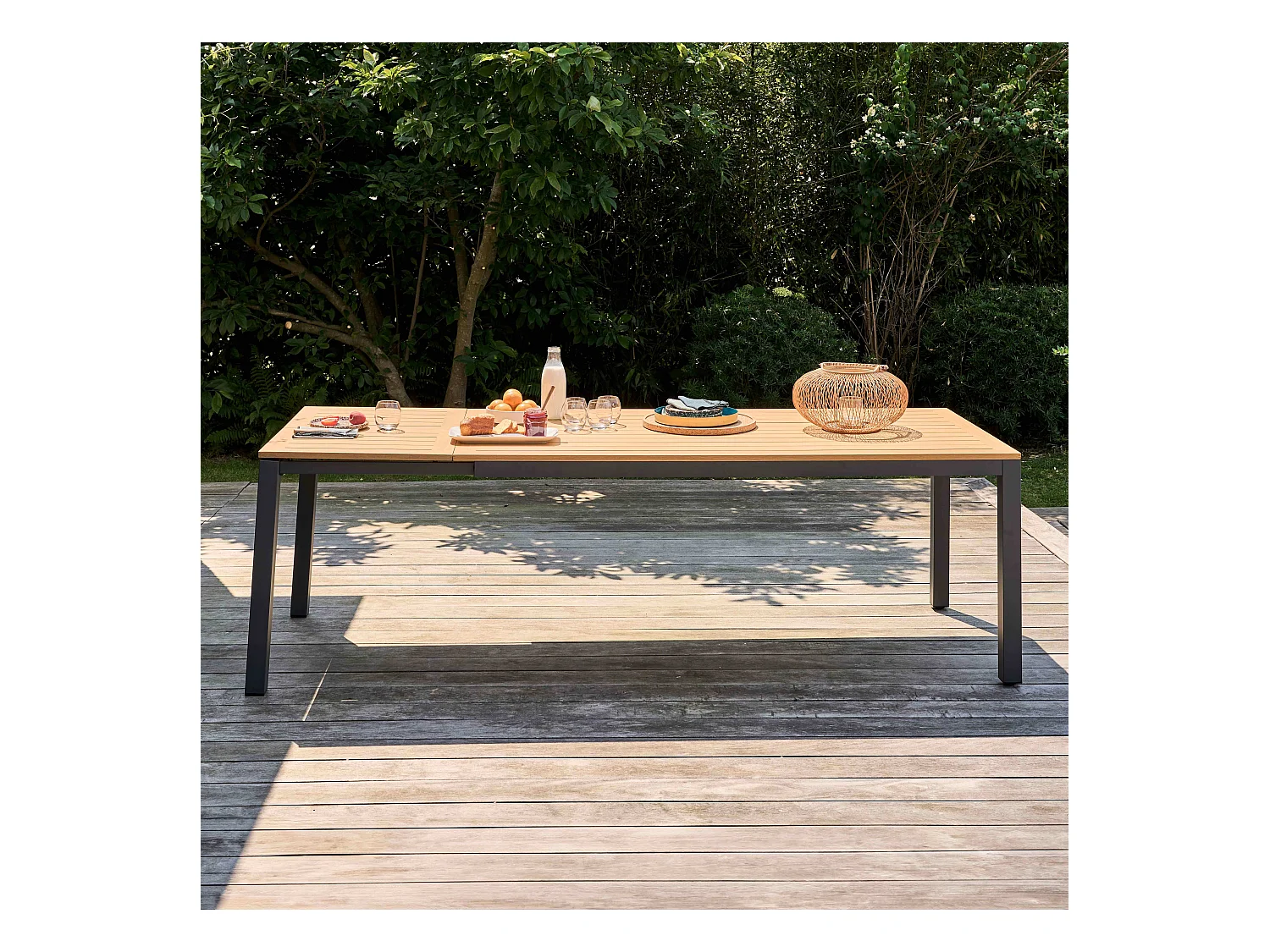 Table de terrasse rectangulaire extensible 180/240 cm bois et noir
