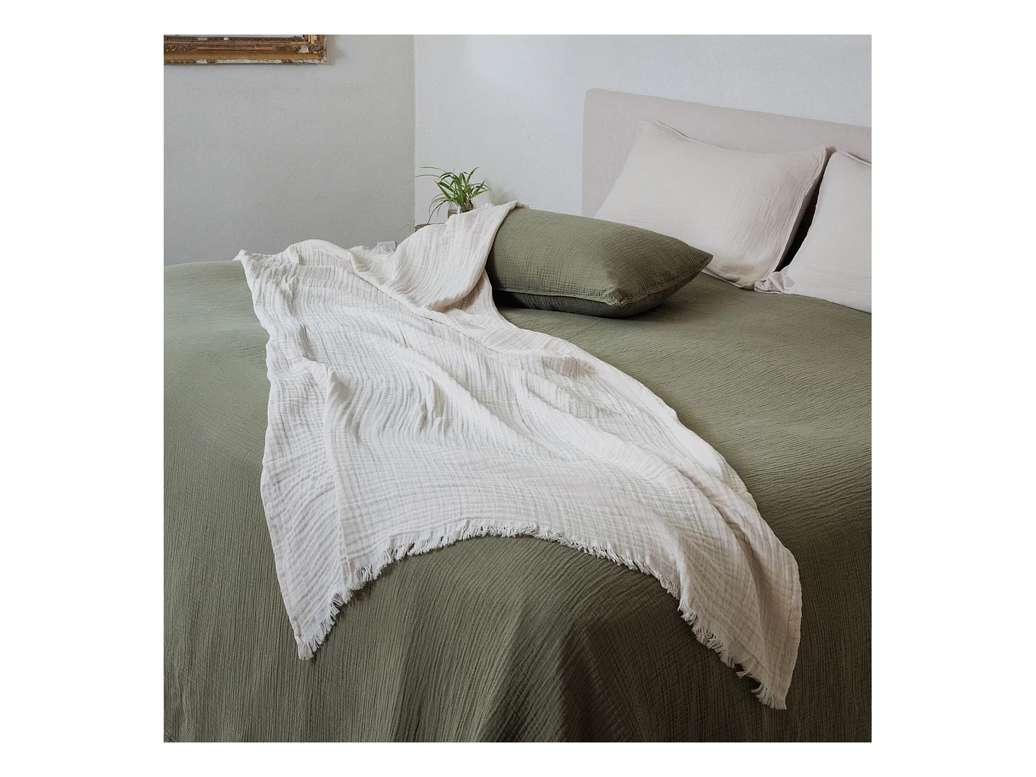 Plaid 180x240 cm en mousseline de coton collection PAROS vert mousse